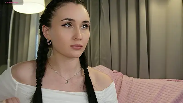 sweety pie girl online show from March 3, 2026, 1:39 pm