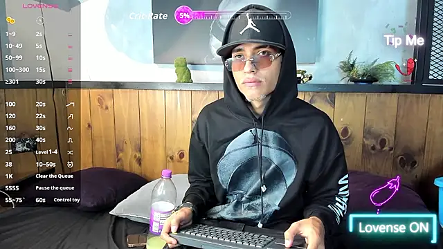 Snapshot of ItsZairen chatting on March 1, 2026, 7:54 am ItsZairen online show from March 1, 2026, 7:54 am