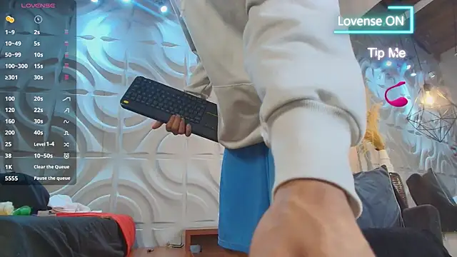 ItsZairen online show from April 1, 2026, 3:29 am