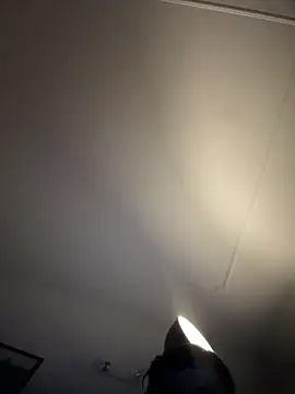 elia2711 online show from April 18, 2026, 3:21 am