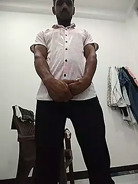 Snapshot of Daddyishere_19 chatting on July 7, 2026, 4:48 am Daddyishere 19 online show from July 7, 2026, 4:48 am