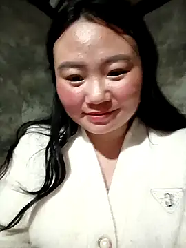 lisn-cute online show from February 11, 2026, 1:49 pm