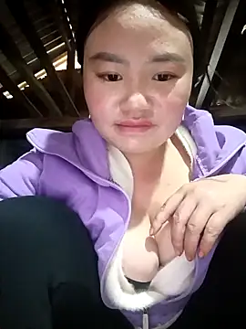 lisn-cute online show from February 12, 2026, 2:39 am