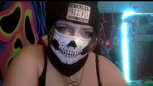 Snapshot of thatskarma chatting on February 13, 2026, 5:14 am thatskarma online show from February 13, 2026, 5:14 am