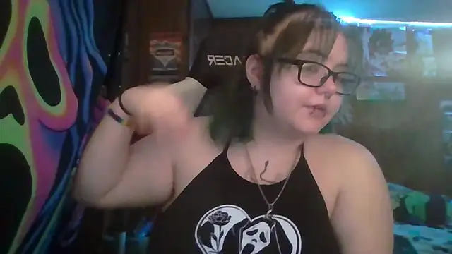 Snapshot of thatskarma chatting on February 21, 2026, 6:14 am thatskarma online show from February 21, 2026, 6:14 am