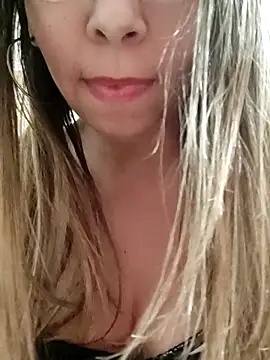 miel02 online show from February 27, 2026, 2:00 am