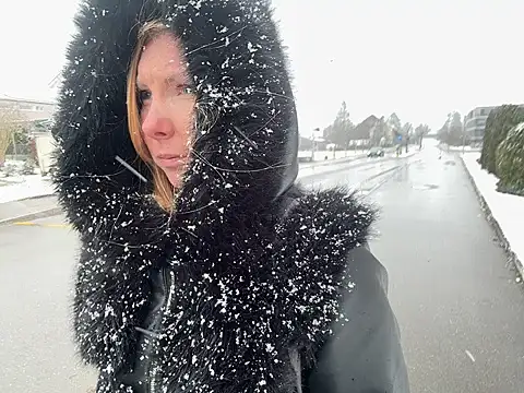 Snapshot of JenyJanys chatting on February 18, 2026, 12:01 pm JenyJanys online show from February 18, 2026, 12:01 pm