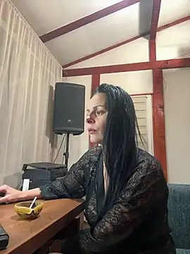 MiriamDelyn online show from April 9, 2026, 5:29 pm