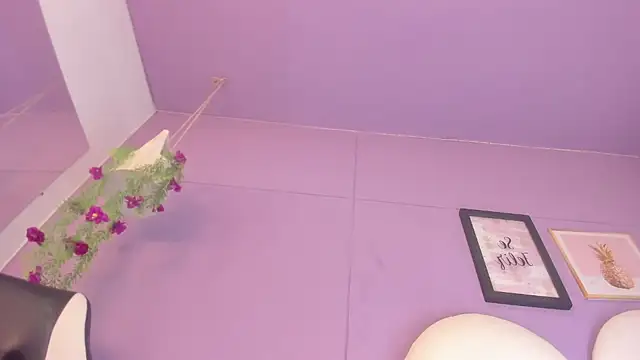 Snapshot of luna_bradley_ chatting on March 7, 2026, 12:46 pm luna bradley online show from March 7, 2026, 12:46 pm