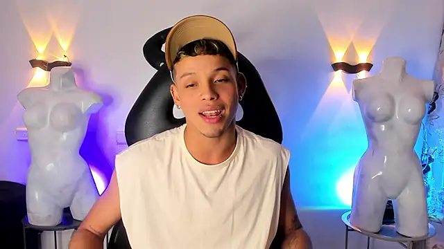 Gael zambrano online show from February 24, 2026, 11:47 pm