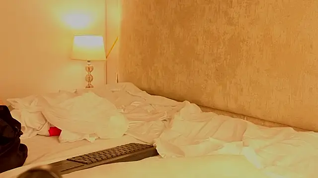 Nioki  online show from March 25, 2026, 4:29 am