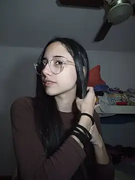 isaaabelaaa online show from April 8, 2026, 11:37 pm