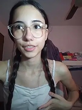 isaaabelaaa online show from April 9, 2026, 11:48 am