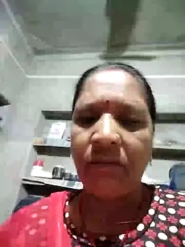 Snapshot of Loomaraj chatting on June 23, 2026, 10:30 pm Loomaraj online show from June 23, 2026, 10:30 pm