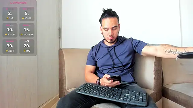 Snapshot of jhustin_marcius chatting on January 24, 2025, 9:58 pm jhustin marcius online show from January 24, 2025, 9:58 pm