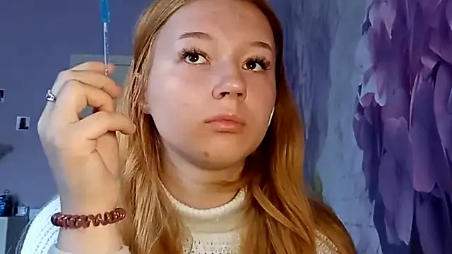 ChantayCambronne online show from April 20, 2026, 8:28 am