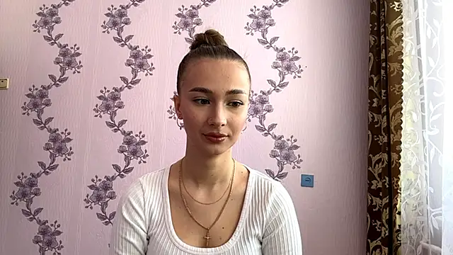 Snapshot of LacieHelaire chatting on February 27, 2026, 7:30 am LacieHelaire online show from February 27, 2026, 7:30 am