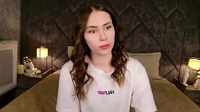 Arielle Vade online show from June 28, 2026, 5:24 am