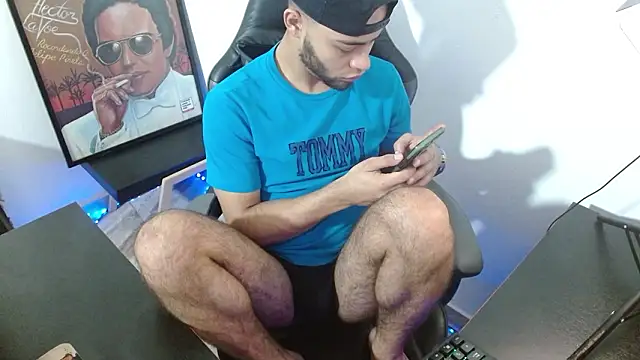 Snapshot of Xanderstone00 chatting on February 11, 2026, 2:44 pm Xanderstone00 online show from February 11, 2026, 2:44 pm