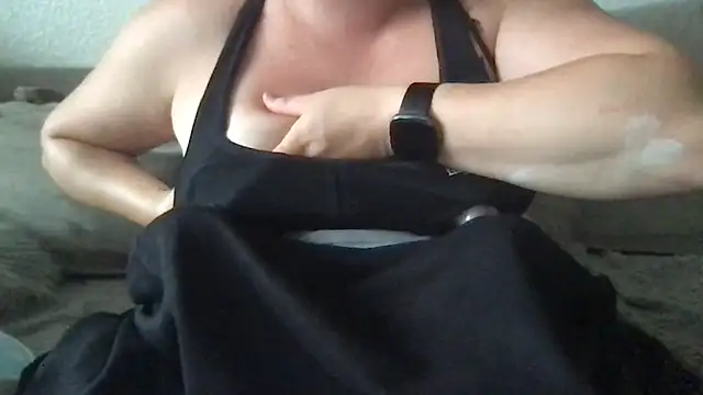FlirtyFrayaXX online show from July 1, 2026, 6:51 pm