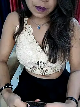 Snapshot of LIZANI_0 chatting on February 17, 2026, 7:53 pm LIZANI 0 online show from February 17, 2026, 7:53 pm