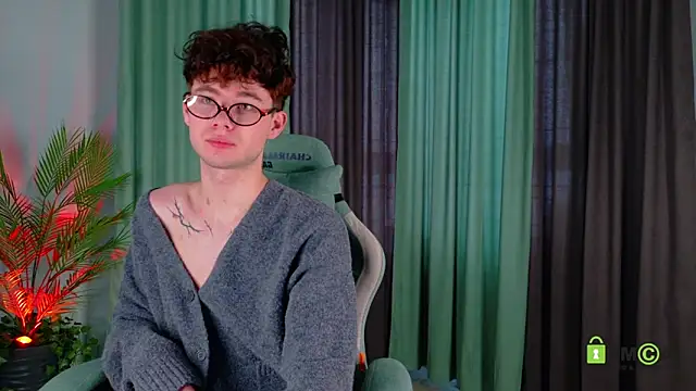 moon Gloww online show from March 24, 2026, 1:54 am