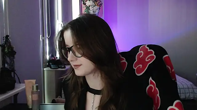 Snapshot of LunaXcherry chatting on April 22, 2026, 4:41 pm LunaXcherry online show from April 22, 2026, 4:41 pm