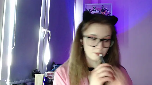 Snapshot of LunaXcherry chatting on May 20, 2026, 4:57 pm LunaXcherry online show from May 20, 2026, 4:57 pm