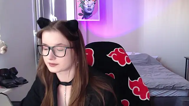 Snapshot of LunaXcherry chatting on May 27, 2026, 4:37 pm LunaXcherry online show from May 27, 2026, 4:37 pm