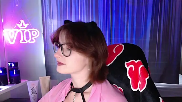 Snapshot of LunaXcherry chatting on July 27, 2026, 4:36 pm LunaXcherry online show from July 27, 2026, 4:36 pm
