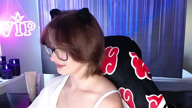 Snapshot of LunaXcherry chatting on July 31, 2026, 5:01 pm LunaXcherry online show from July 31, 2026, 5:01 pm