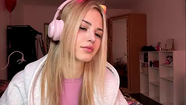 Snapshot of Evva_mayy chatting on March 2, 2026, 6:58 am Evva mayy online show from March 2, 2026, 6:58 am