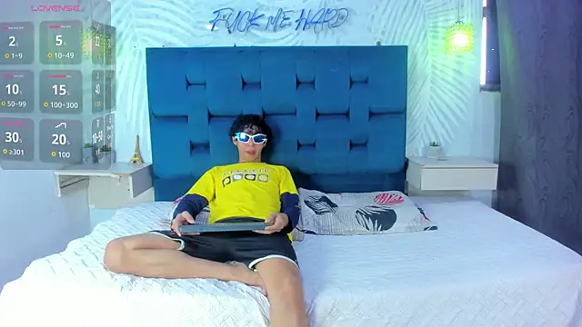 Snapshot of Adventurous_Boys chatting on February 26, 2026, 6:07 pm Adventurous Boys online show from February 26, 2026, 6:07 pm