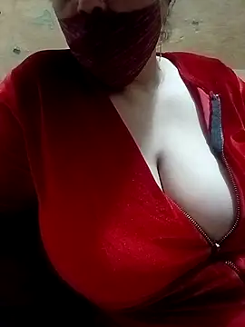 Snapshot of Simran_008 chatting on February 15, 2026, 12:29 am Simran 008 online show from February 15, 2026, 12:29 am