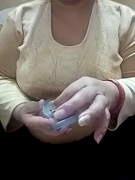 Snapshot of Simran_008 chatting on February 16, 2026, 12:01 pm Simran 008 online show from February 16, 2026, 12:01 pm