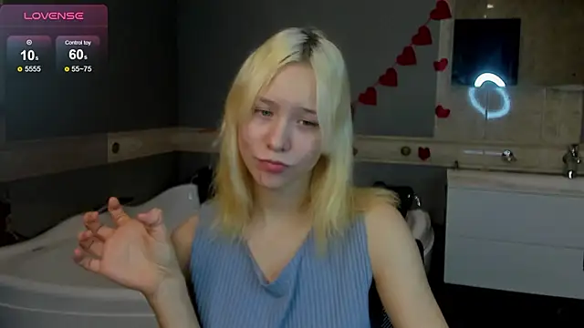 Snapshot of EmilyTrase chatting on February 28, 2026, 1:06 am EmilyTrase online show from February 28, 2026, 1:06 am