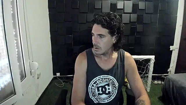 Snapshot of joaquin420_hot chatting on June 24, 2026, 8:35 am joaquin420 hot online show from June 24, 2026, 8:35 am