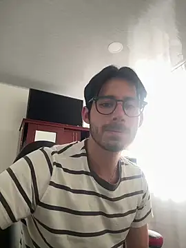 lorenzocriss online show from March 5, 2026, 3:52 pm