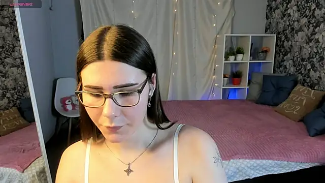 Snapshot of Coraline_kitty chatting on May 4, 2026, 5:09 pm Coraline kitty online show from May 4, 2026, 5:09 pm