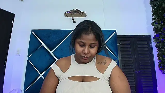 Snapshot of AlexaRousse4u chatting on June 18, 2026, 11:42 pm AlexaRousse4u online show from June 18, 2026, 11:42 pm