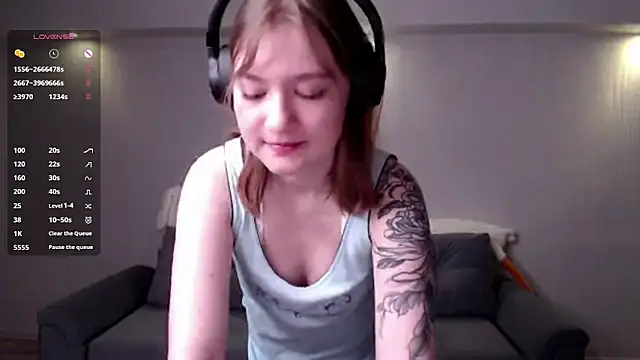 Snapshot of Mirrrra1 chatting on February 27, 2026, 9:04 pm Mirrrra1 online show from February 27, 2026, 9:04 pm