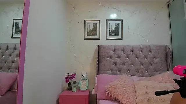 Snapshot of LuciadelaVega chatting on February 26, 2026, 11:31 am LuciadelaVega online show from February 26, 2026, 11:31 am