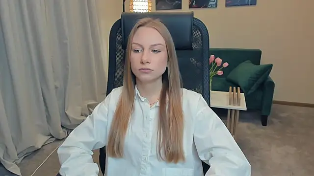 CarmenLipkin online show from February 12, 2026, 2:34 pm