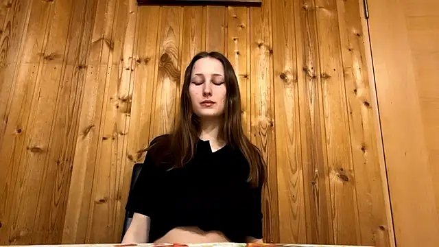 VickieKush online show from March 6, 2026, 3:08 pm