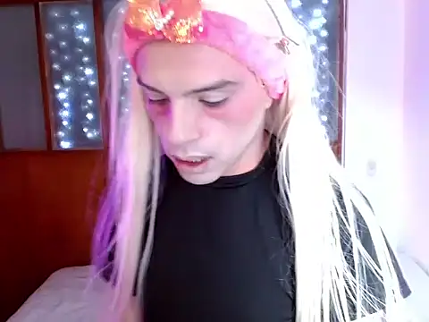 Snapshot of DanniHotBoy02 chatting on February 21, 2026, 7:15 pm DanniHotBoy02 online show from February 21, 2026, 7:15 pm