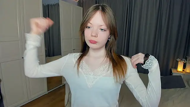 LavenderMitten online show from February 20, 2026, 5:37 am