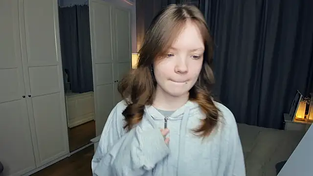 LavenderMitten online show from March 5, 2026, 5:36 am