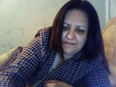 Snapshot of LockyCharm111 chatting on April 21, 2026, 5:39 pm LockyCharm111 online show from April 21, 2026, 5:39 pm