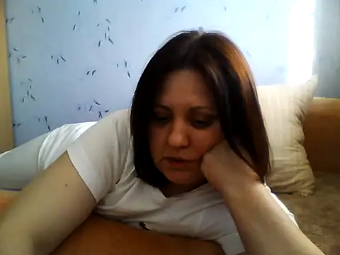 Snapshot of LockyCharm111 chatting on April 25, 2026, 2:47 pm LockyCharm111 online show from April 25, 2026, 2:47 pm
