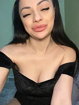 Layana Ro online show from February 21, 2026, 5:14 pm